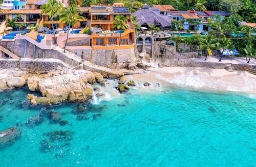 South Shore Hotel Area Villa | Villa Ventura 5 Star Luxury,Fully Staffed,Private Pool,Private Beach