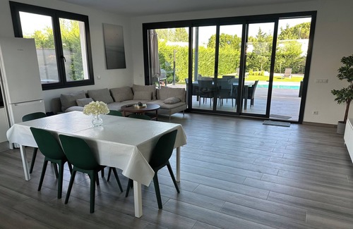 Mas Pinell Villa | Villa with swimming pool 5 minutes walk from Mas Pinell beach!