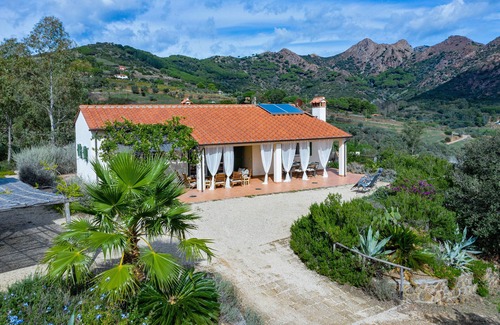 Porto Azzurro Villa | Villa with garden in the countryside 8 min to the town of Porto Azzurro