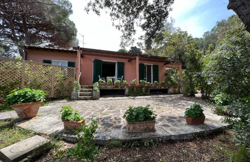 Procchio Villa | Villa with large garden and sea view