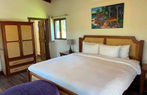 San Antonio Villa | Villa with pool