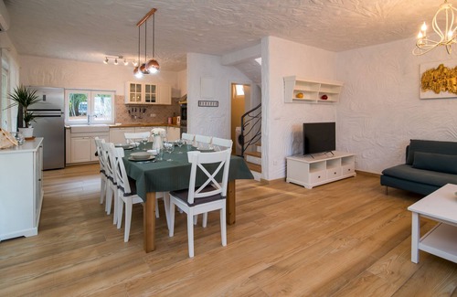 Risika Villa | Villa with pool, sandy beach, quiet location - TRAVELER Reiseburo Krk - ID 2181