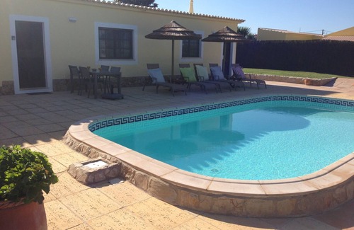 Lagos Villa | VILLA With PRIVATE HEATED POOL; BBC; AirCon GARDENS; SAT./CABLE TV; PARKING WIFI