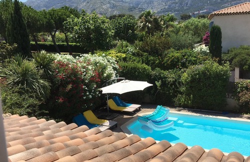 Les Baumettes Villa | Villa with private pool and views of the hills.