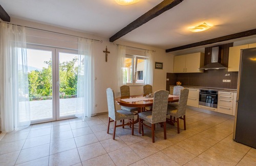 Lovrec Villa | Villa with private pool and tennis playground without neighbours for 12 people