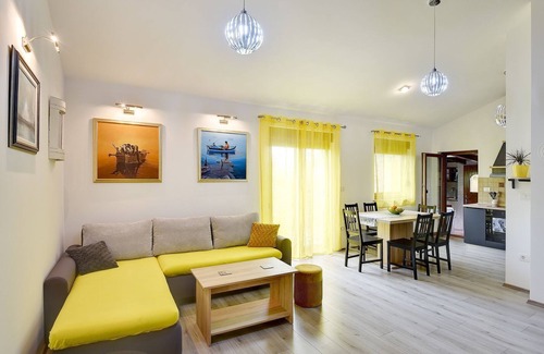Galizana House | Villa with private pool, air conditioning, WiFi, BBQ and good location