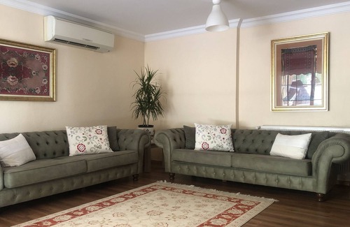 Kemalpasa Villa | VILLA WITH PRIVATE POOL