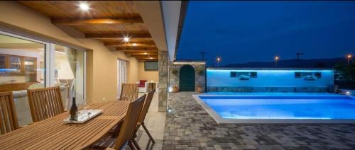 Vrgorac Villa | Villa Zara with heated Hydromassage-Pool