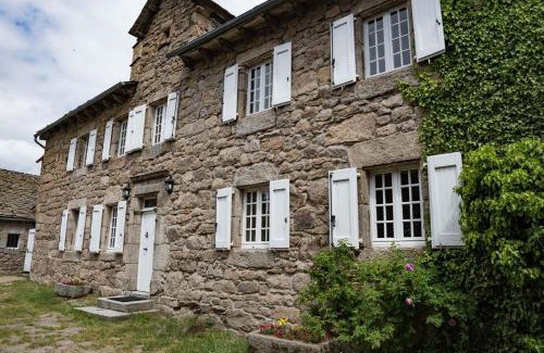 Saint-Leger-de-Peyre House | Village de gîtes de Sainte-Lucie
