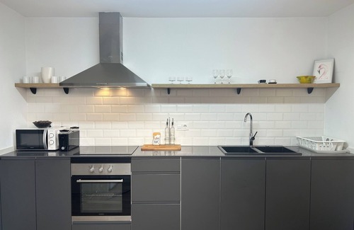 Tortosa House | Village house that invites you to disconnect. 2 min from via verde and the Ebro river.