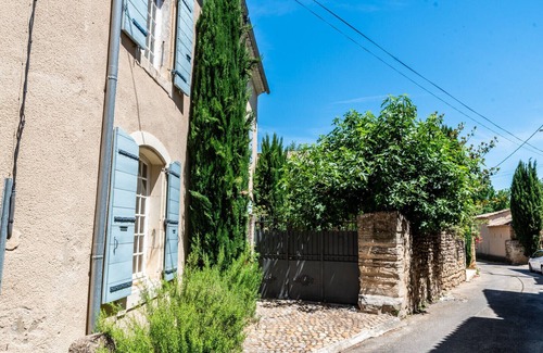 Suze-la-Rousse Ski Chalet | Village House with Pool for Rent – Suze-la-Rousse, Drôme Provençale