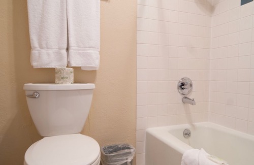 Springfield Hotel | Village Inn Springfield