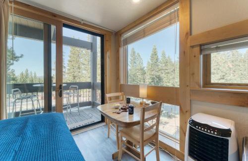 Truckee House | Village Studio by AvantStay Minutes to Lifts