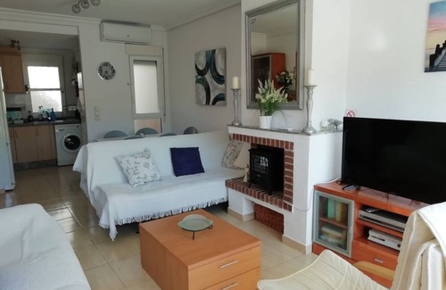 San Miguel de Salinas Villa | Villamartin, El Galan holiday bungalow Casa Content.