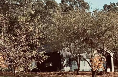 Budgee Budgee Villa | Villas at Small Batch Brewery & Hop Farm Mudgee