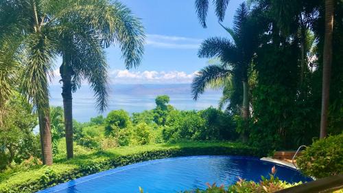 Mataas Na Kahoy Villa | Villas by Eco Hotels