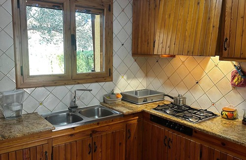 Can Carbonell House | VILLAS COSETTE - Villa La font dels pins. Precioso Chalet con Piscina, Parquing y Barbacoa.