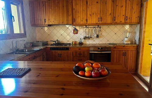 Can Carbonell House | VILLAS COSETTE - Villa La font dels pins. Precioso Chalet con Piscina, Parquing y Barbacoa.