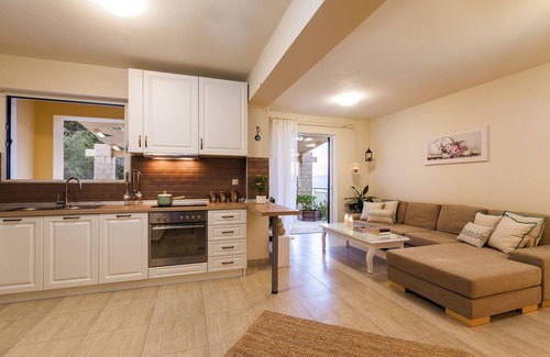 Monodendri Villa | Villas Muscallas by Konnect, 200m from the Beach.