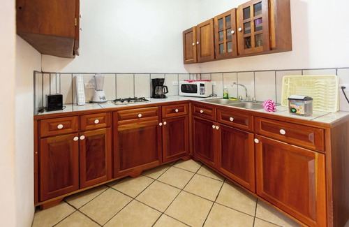El Cerro Villa | Villas Spring #8 w/Pool Close to Everything in Manuel Antonio