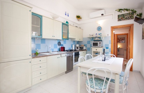 Luddui Villa | "Villetta Le Rose" with Sea View, Pool, Wi-Fi, Garden & Terraces