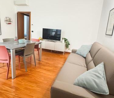 Palazzolo Milanese Apartment | Villoresi 6 - Moderno appartamento con giardino vicino Milano, Rho Fiera, Monza