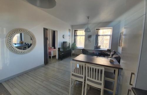 Business District Apartment | Vilnius apartment with stained glass