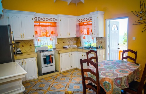 Choiseul Apartment | Vinaya's Apartments: Peaceful hideaway-Near ALL attraction.