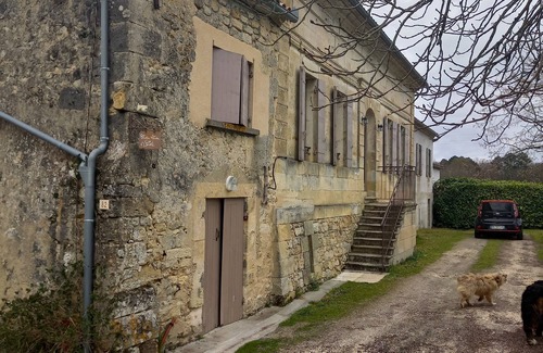 Francs Apartment | Vineyard apartment in the Bordeaux countryside