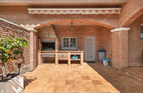 Pacs del Penedes House | Vineyard Vista Retreat - Casa Rural