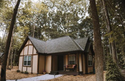 Geneva Cabin | Vineyard Woods