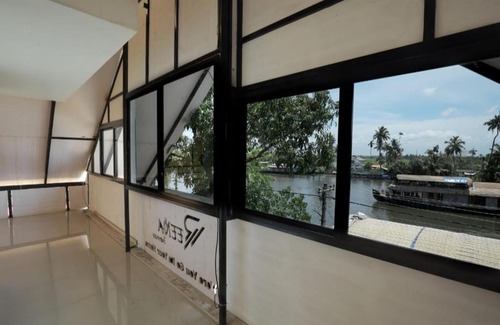 Alappuzha House | Vinodam River View Resort