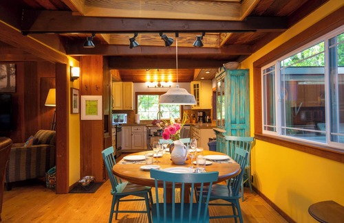 Hacienda House | Vintage Cabin with enclosed yard, well stocked Kitchen, Spa and Huge Sunny Deck.