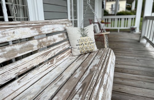 Beauregard Town Historic District House | ☆ Vintage Downtown Shotgun Home by LSU ☆ Washer/Dryer ☆ Se Habla Espanol