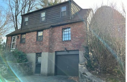 Wellesley House | Vintage home with modern conveniencesnn