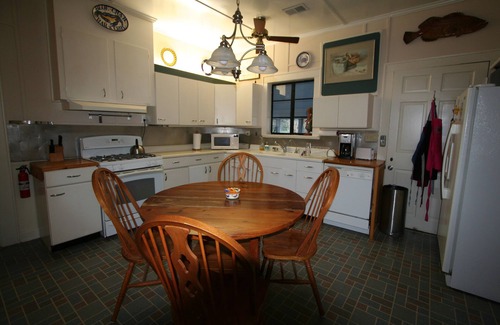 Okatie Cottage | Vintage River Cottage on the Okatie River Between Beaufort Bluffton