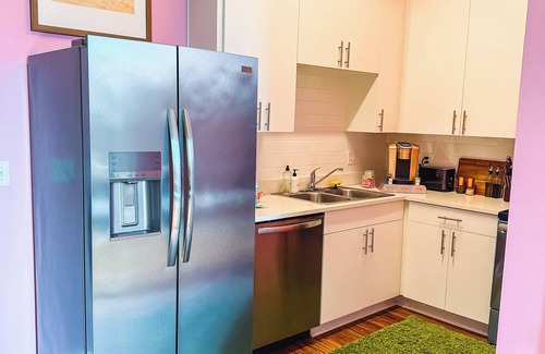 North Nashville Apartment | Vintage Vibes: Minutes From The Broadway Buzz