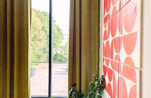 North Nashville Apartment | Vintage Vibes: Minutes From The Broadway Buzz