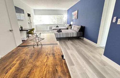 West Avenue Apartment | Vintage Vibes Modern Flair South Beach Sanctuary