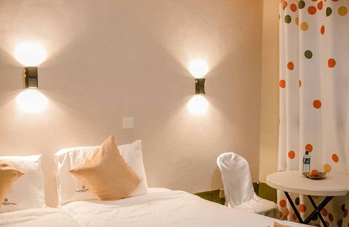 Siaya Hotel | VIP Hotel Madeya