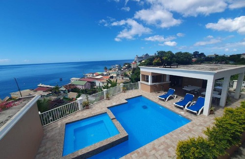 Newtown Apartment | VIP Residence - Ocean & Pool view Lovely 2-Bedroom Apartment
