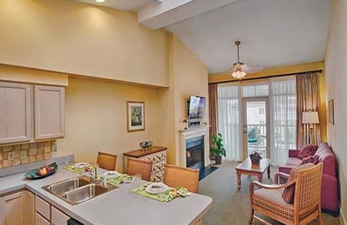 Northeast Virginia Beach Resort | Virginia Beach Turtle Cay - Week 29 (July 18 - 25, 2021) 2 Br 2 Ba Sleep 8