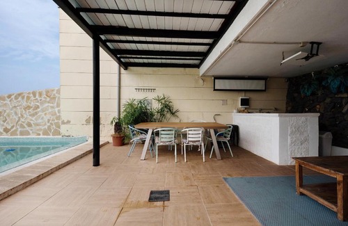 Santa Ursula House | Vista Bella