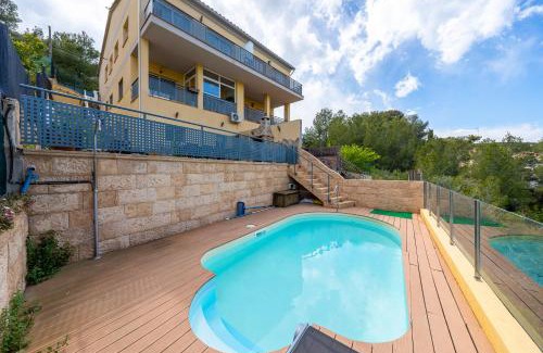 El Castell de Montornes House | Vistabella