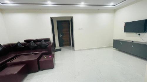 Kukatpally Housing Board Colony House | Viswanadhuni's Antilia Comfort Stay Inns Single Rooms