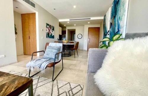 Cabo San Lucas Apartment | Viva Nautica Solaria 2 BR condo with sea view, 2 pools, hot tub