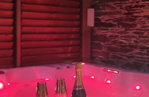 Moisdon-la-Riviere House | Vivez une aventure amoureuse dans un lieu insolite, au concept de love-gîte