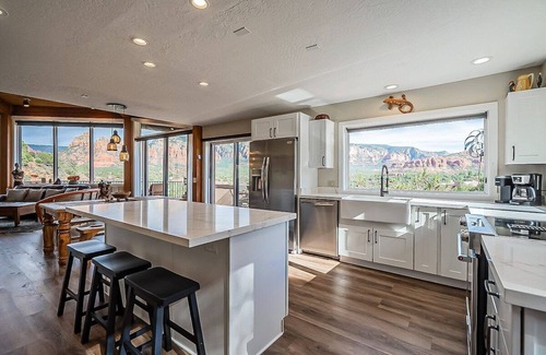 Sedona House | Vortex Horizon ⁓ Awesome Views⁓Deck⁓BBQ⁓Fire Table