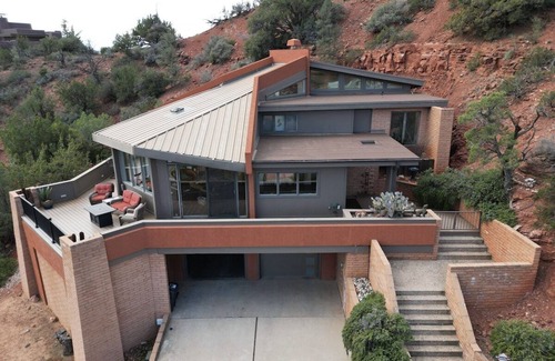 Sedona House | Vortex Horizon ⁓ Awesome Views⁓Deck⁓BBQ⁓Fire Table