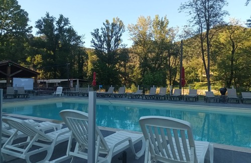 Mialet Ski Chalet | Vos Vacances au Cœur des Cévennes Dans un Camping 4 Étoiles
